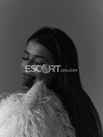 Обворожительная красавица приглашает на встречу